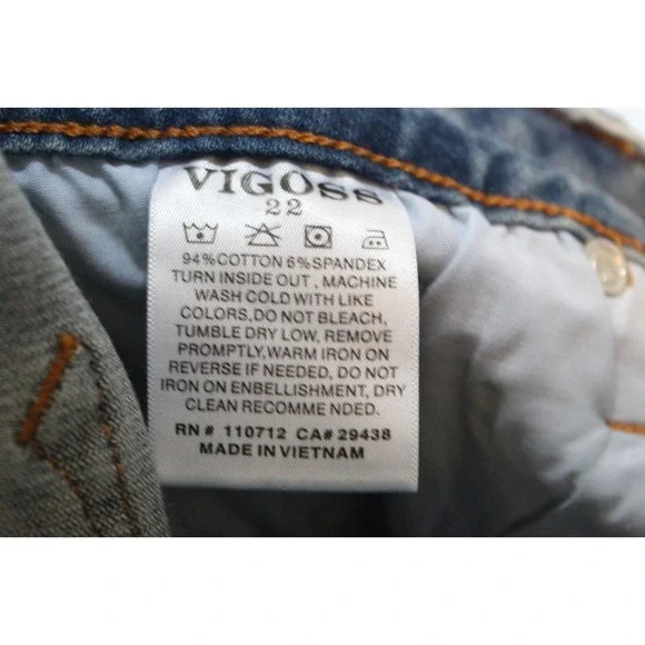 Vigoss Marley Distressed Midrise Cuffed Capri Light Wash Plus Size 22 H14763 - Picture 12 of 14